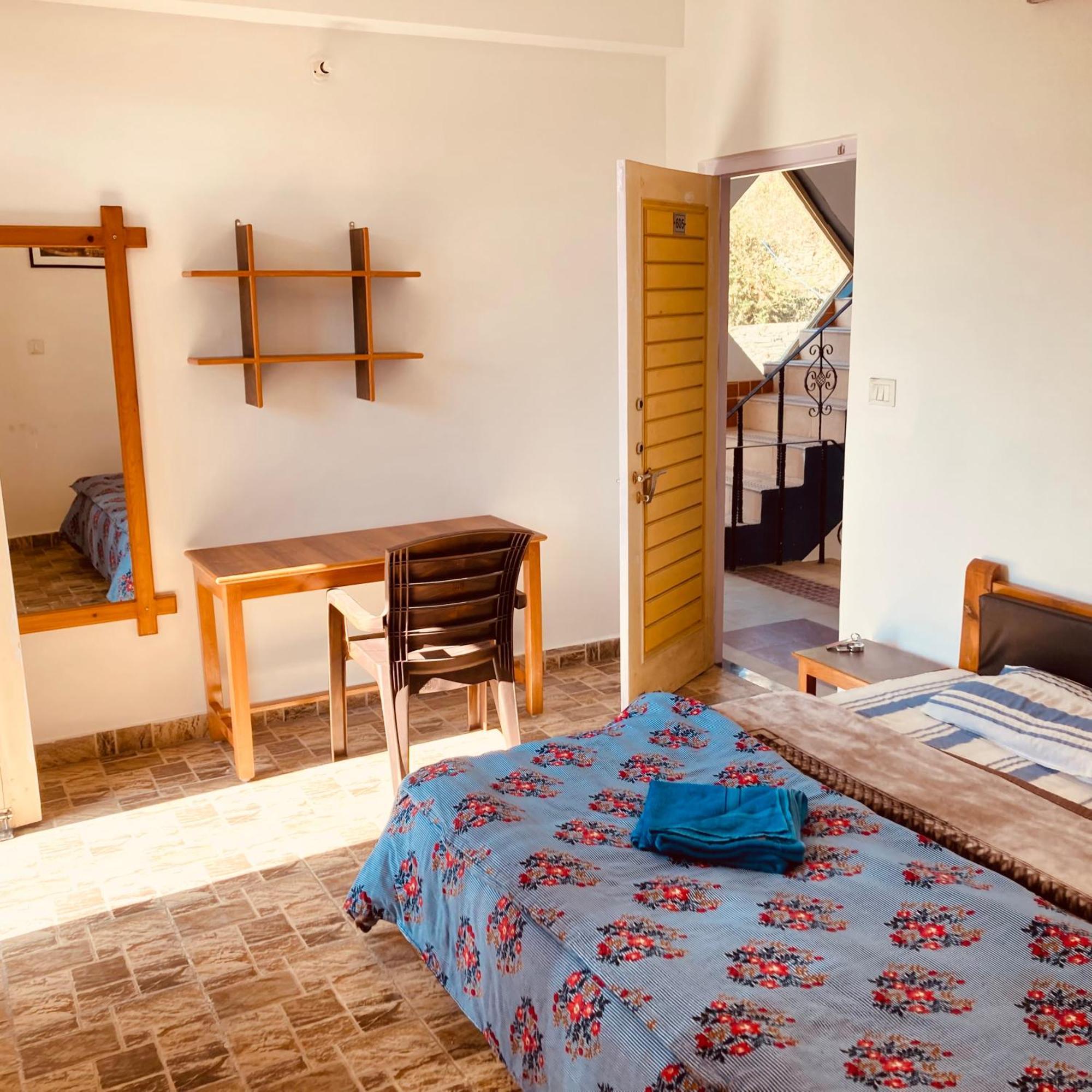 Oasis Guest House Bhagsu D'Shala Dharamshala Exterior foto