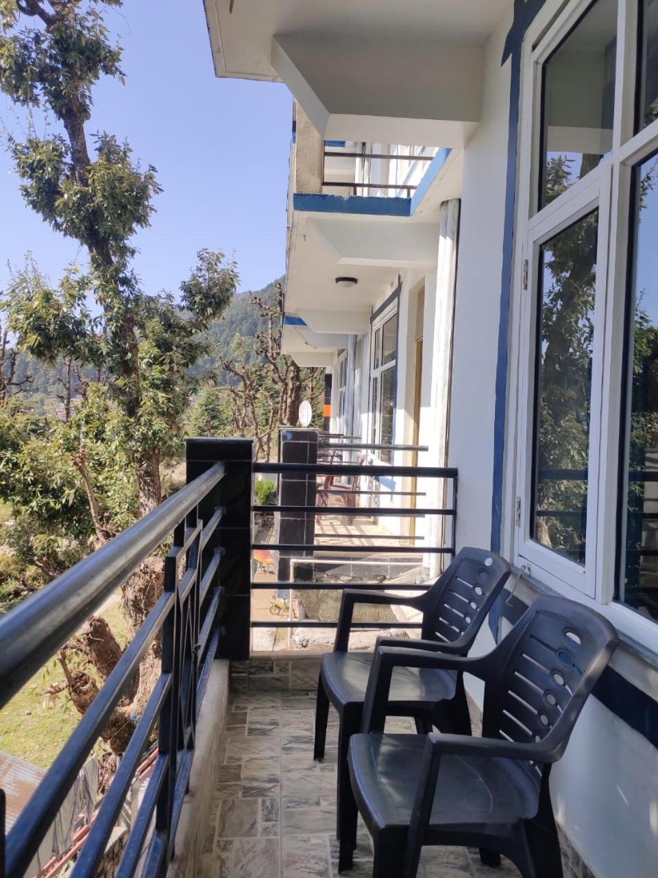 Oasis Guest House Bhagsu D'Shala Dharamshala Exterior foto